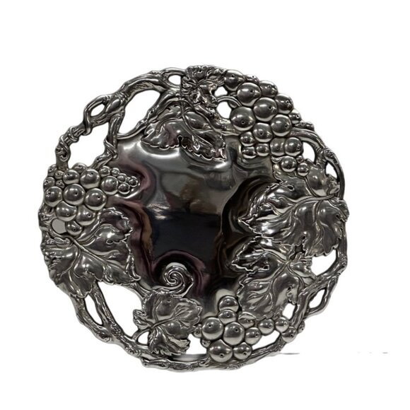 Arthur Court Grape 8" trivet tray Aluminum Hollowware 2000 VINTAGE! - Picture 1 of 3